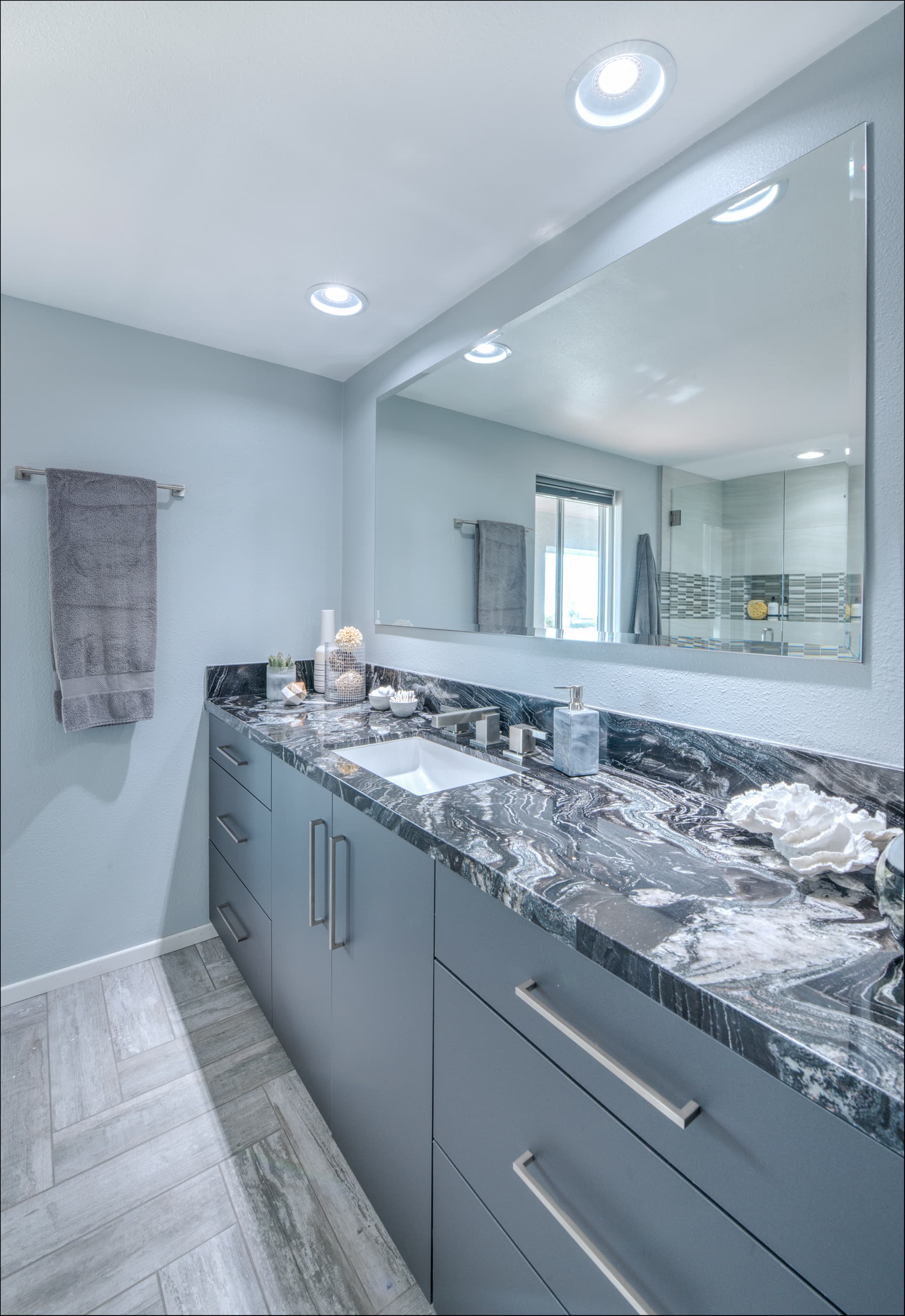 Sunset Cliffs Contemporary Remodel — photo 11